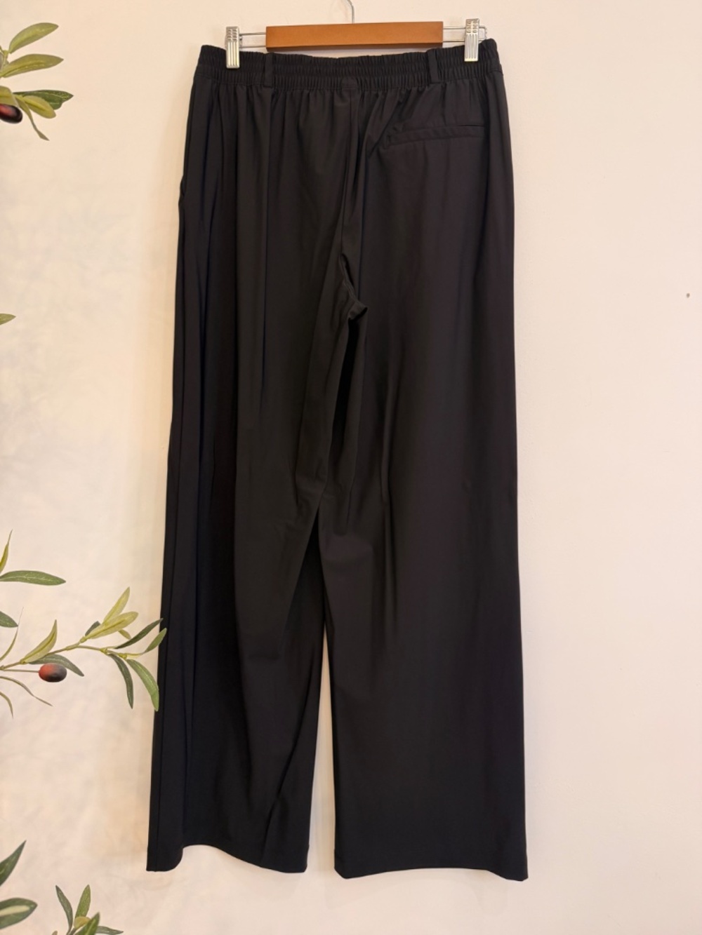 Old Navy SleekTech High Rise Wide Leg Pants Black Size M Go Dry - Picture 4 of 5